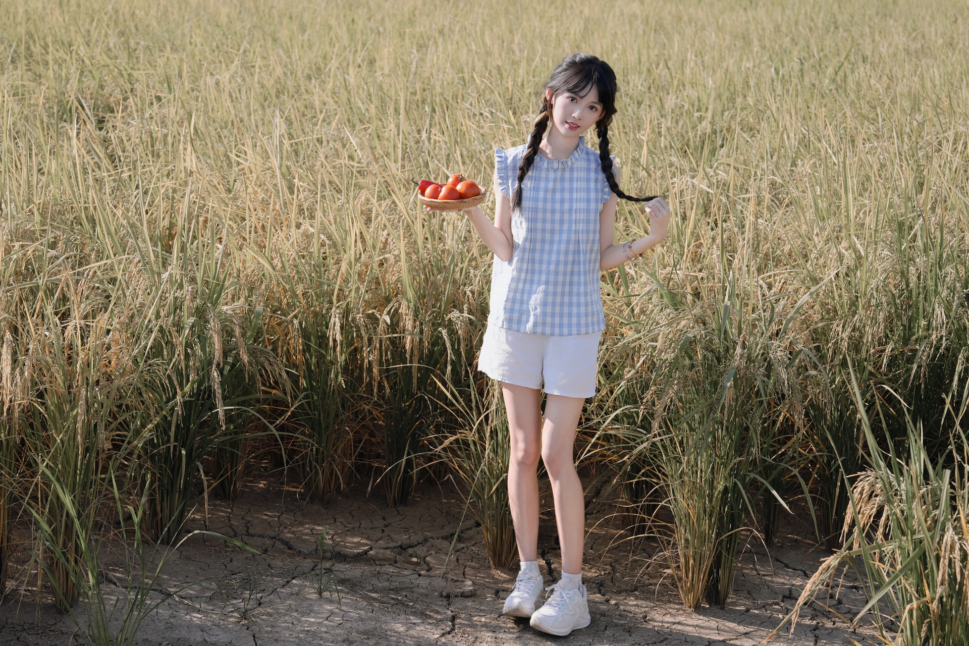 [YITUYU艺图语]2024.12.14 花田稻香，少女轻颜 小乐 2
